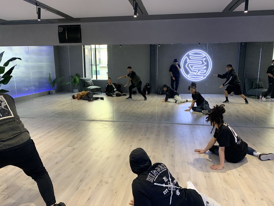 A class in the Shanghai Komplex under the Kinjaz mark
